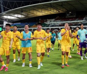 leyu小组-2对手均没赢 国足险胜新加坡获3.25分 FIFA排名升至第92+亚洲第13|泰国队|塞尔吉尼奥|中国男足|谢文能|黄嘉辉_新浪体育_新浪新闻